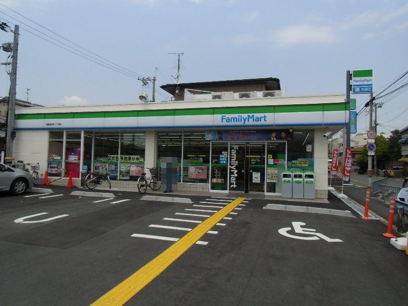 Convenience store. FamilyMart 444m to Takatsuki Miyata, Fukuoka-chome shop