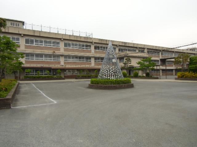 Junior high school. 1910m to Takatsuki municipal second junior high school