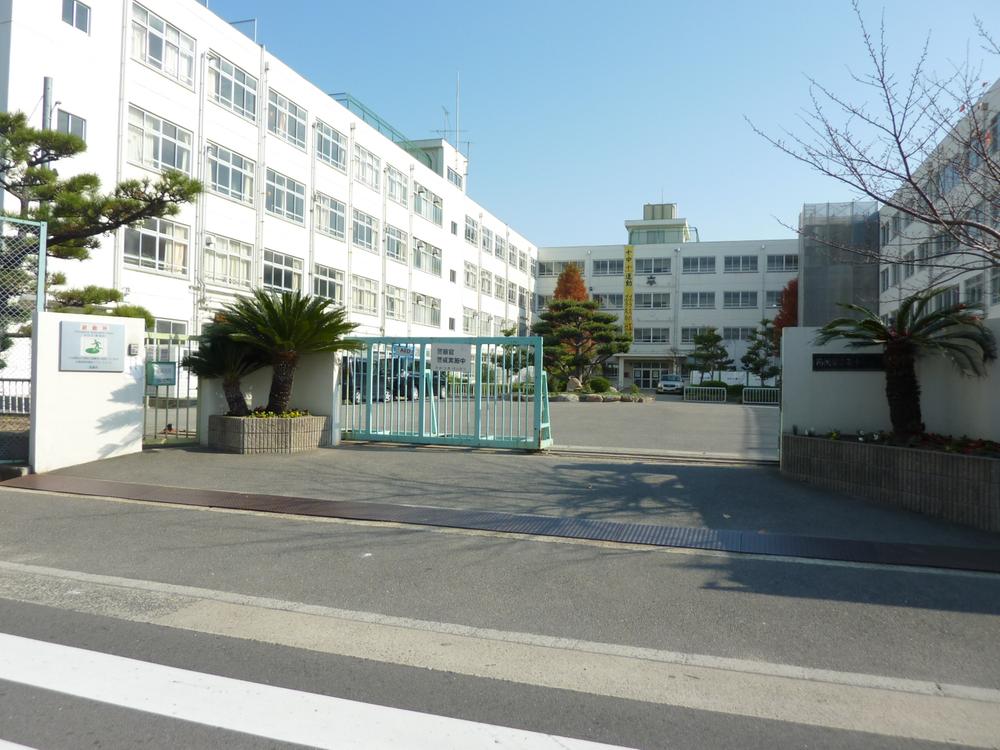 Junior high school. 900m to Takatsuki Municipal Tenth Junior High School