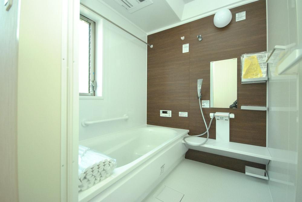 Bathroom. Indoor (12 May 2013) Shooting