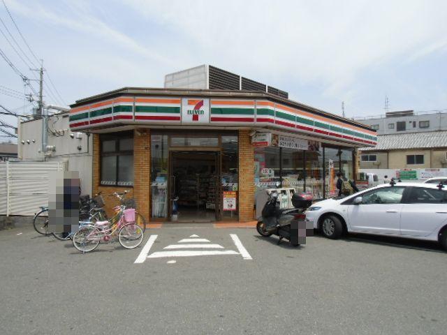 Convenience store. 408m to Seven-Eleven Takatsuki Josai the town shop