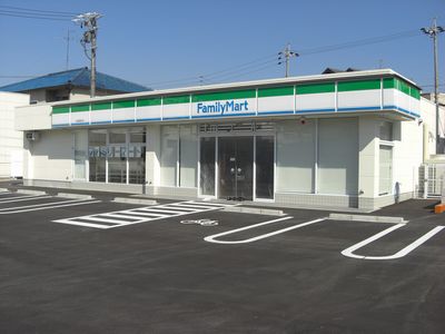Convenience store. Family Mart (convenience store) to 200m