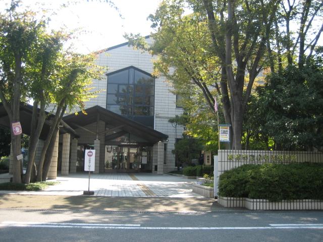 library. 1136m to Takatsuki City Small Teraike library