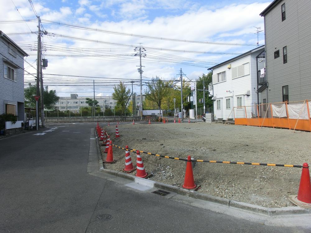 Local photos, including front road. Local (10 May 2013) Shooting