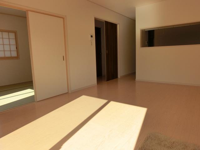 Same specifications photos (living). ( 1 Building) same specification