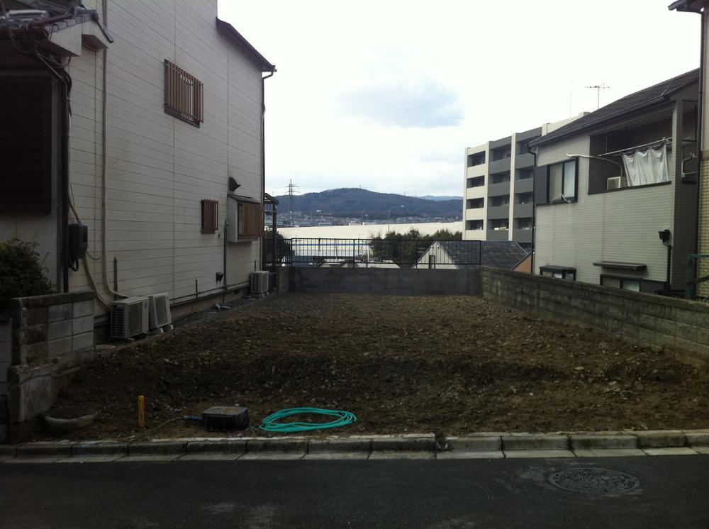 Local appearance photo. Local (12 May 2012) shooting