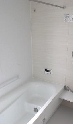 Bathroom. Insulation bathtub ・ Otobasu ・ Bathroom is with a heating dryer!