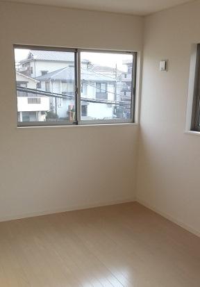 Non-living room. Asahi is plug comfortably in all room dihedral Aya light, Bright house ◎ 2 floor of the three rooms will keep a breeze clean clean because it is all flooring ◎