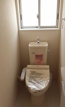 Toilet. Toilet on each floor! Bidet ・ There is also a convenient toilet storage!