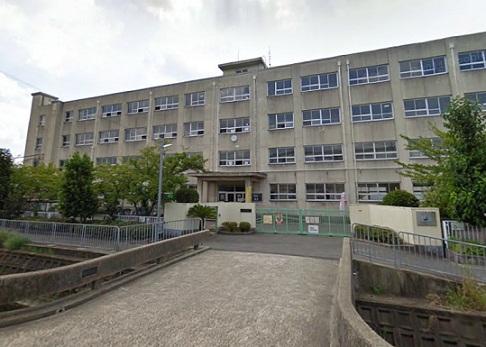 Primary school. 611m to Takatsuki Municipal Yanagawa Elementary School