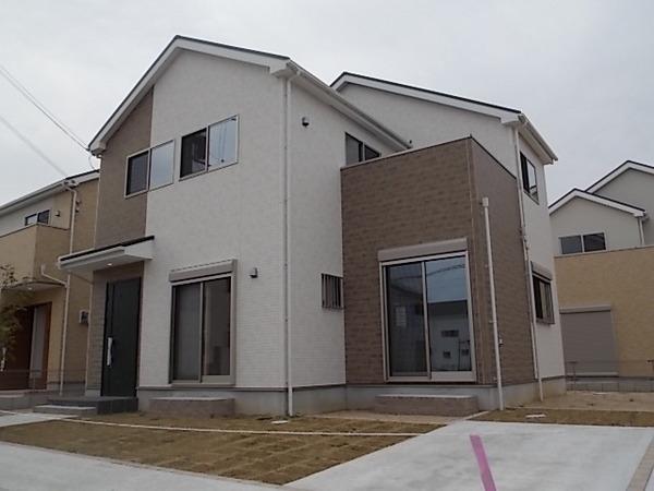 Same specifications photos (appearance). It is also safe for children in a quiet residential area