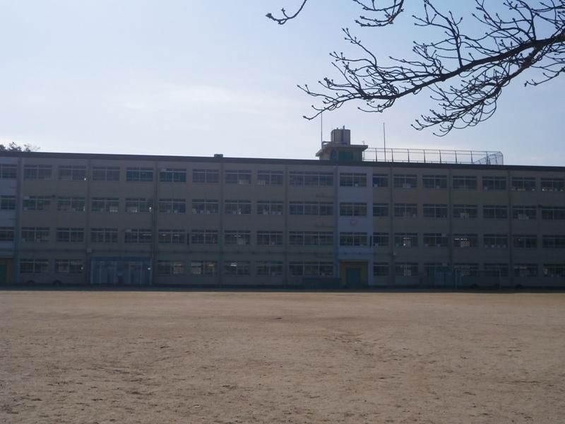 Primary school. 1051m to Takatsuki Municipal Ankoji Elementary School