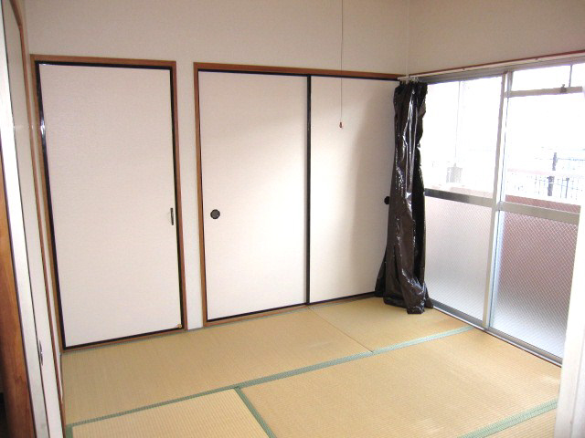 Living and room. ● is a Japanese-style room ●