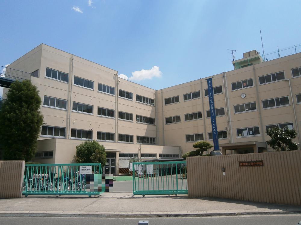 Junior high school. 776m to Takatsuki Tatsukanmuri junior high school