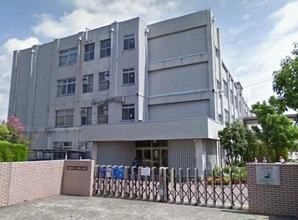 Junior high school. 584m to Takatsuki Municipal Nyoze junior high school