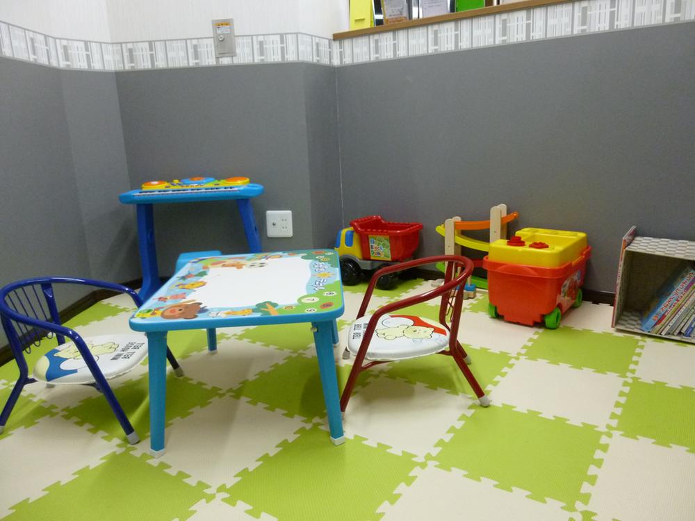 Other. In Kids Room equipped, It is safe with children. Please visit us not hesitate to when you come near.