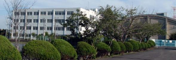 Primary school. 1708m to Takatsuki Municipal Uemaki Elementary School