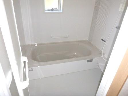 Bathroom. Bathroom 1 tsubo or more: because there is a bathroom heater dryer, Please heal warm slowly tired even in the winter