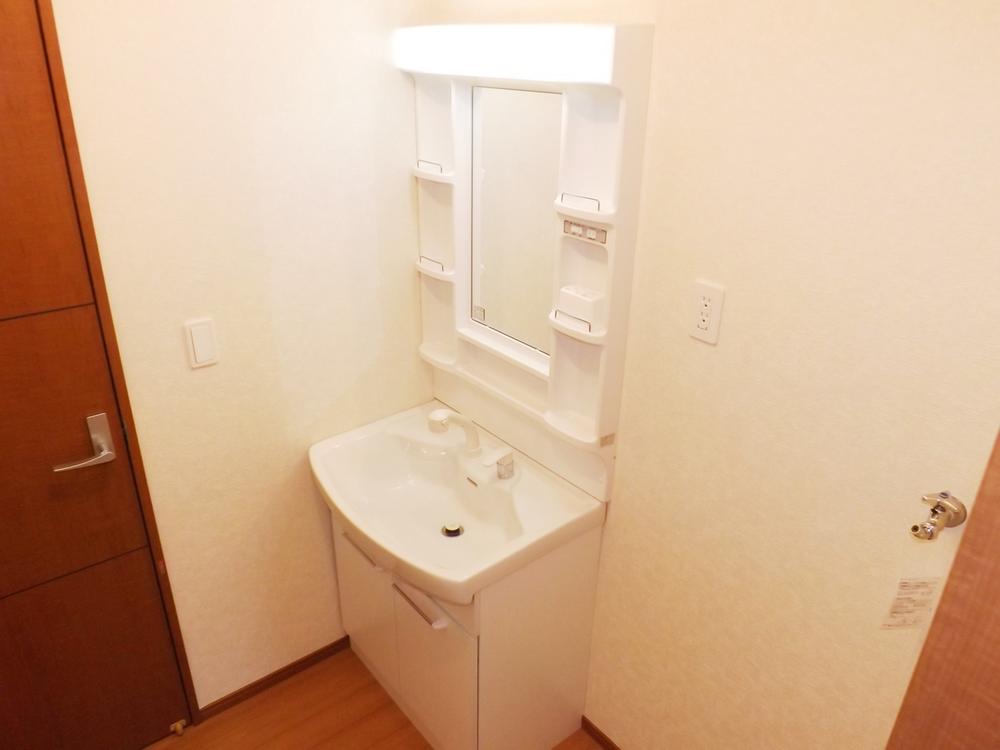 Other Equipment. Same specifications photos (basin) with hand shower! Cleansing also shampoo happy!