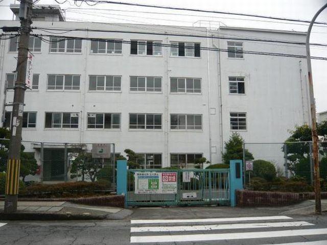 Junior high school. 409m to Takatsuki Municipal fourth junior high school