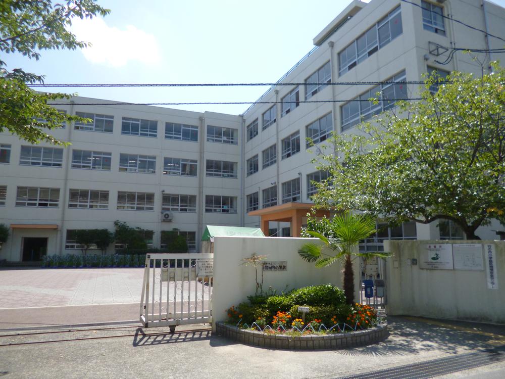 Primary school. Takenouchi until elementary school 705m