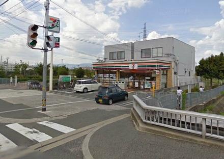 Convenience store. 356m to Seven-Eleven Takatsuki Kawazoe 1-chome