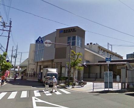 Other. Please use the bus from JR Settsu Tomita Station. Red Cross is about a 4-minute walk from the hospital stop.