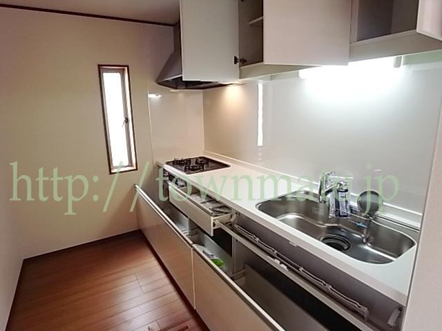Same specifications photo (kitchen). Cleanliness full system kitchen with excellent storage capacity