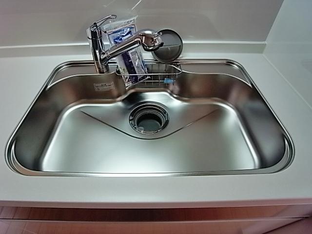 Other Equipment. Washing a breeze in the spacious sink