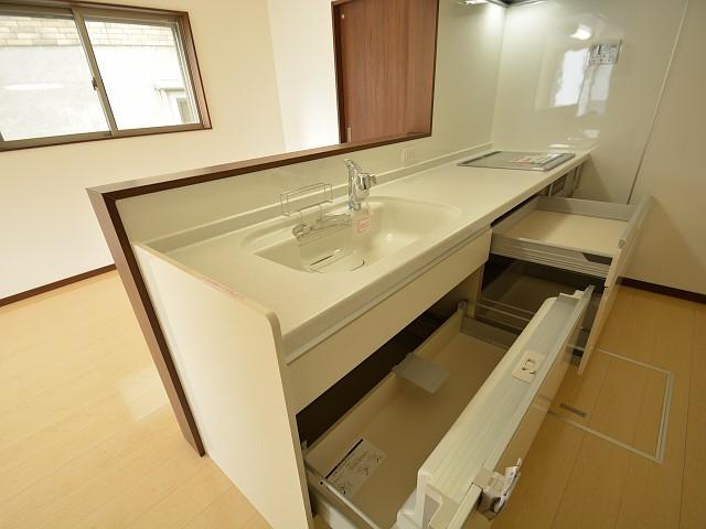 Kitchen. Takatsuki Shosho-cho, kitchen