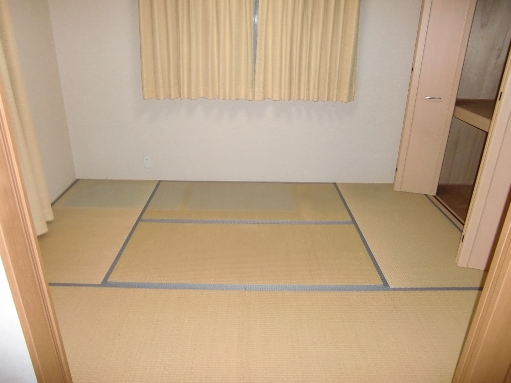 Living and room. Japanese-style room 6 quires