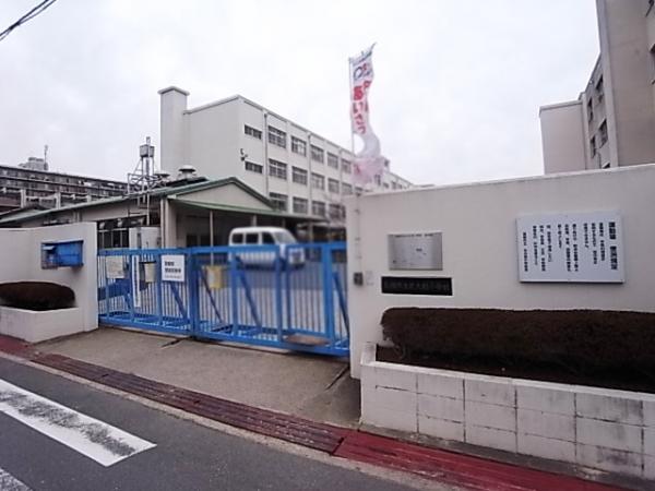 Primary school. 255m to Hokkaido University crown elementary school