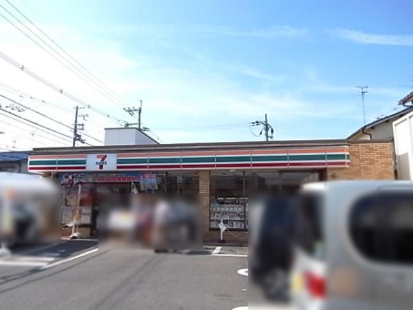 Convenience store. Seven-Eleven 538m to Takatsuki Noda 2-chome