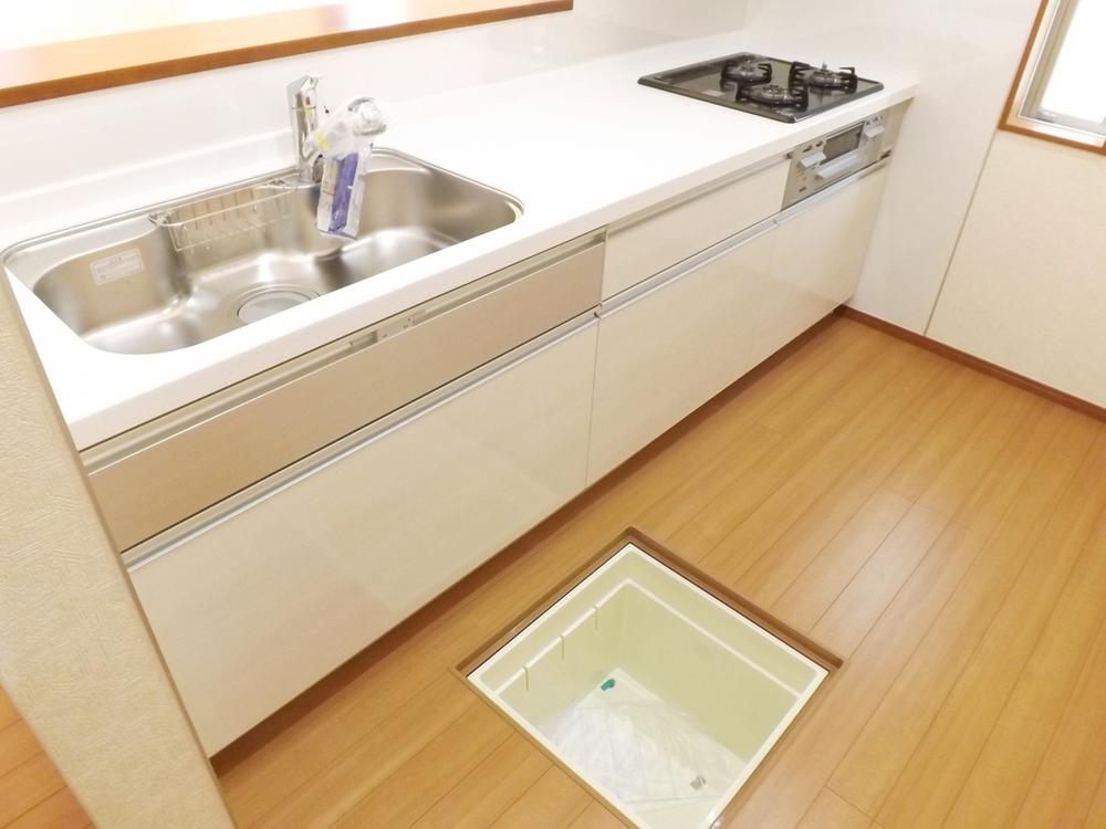 Kitchen. Water purifier integrated system Kitchen.