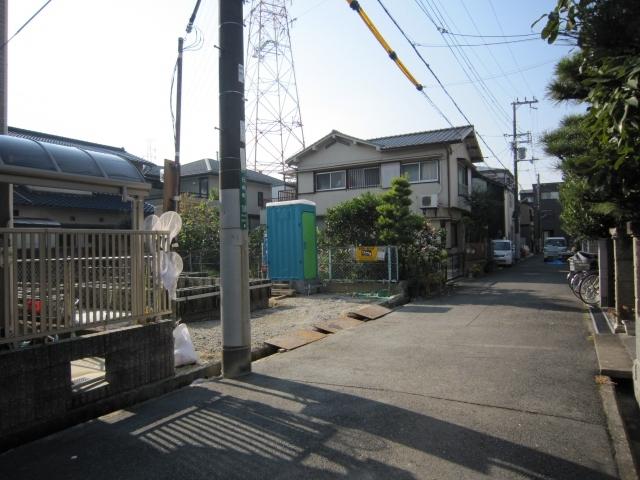 Local photos, including front road. Local (December 2, 2013) Shooting