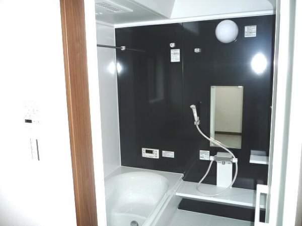 Bathroom. 1616 system bus (Karari floor)