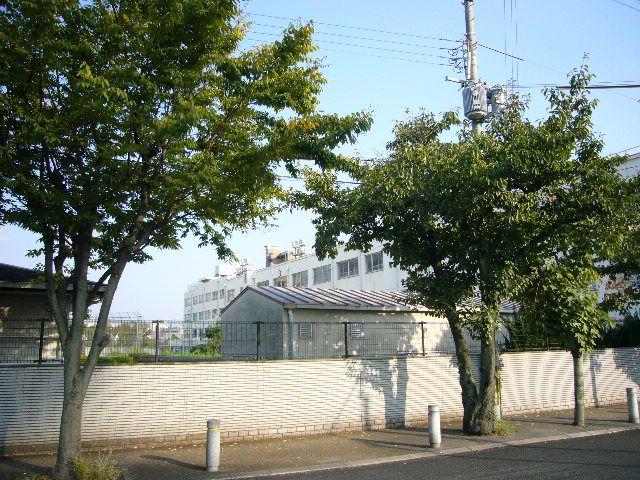 Primary school. 270m to Takatsuki Municipal Taoyuan Elementary School