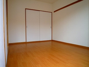 Other room space. ● Western-style ●