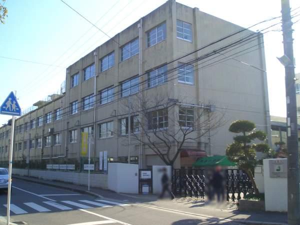 Primary school. 520m to Shimizu elementary school