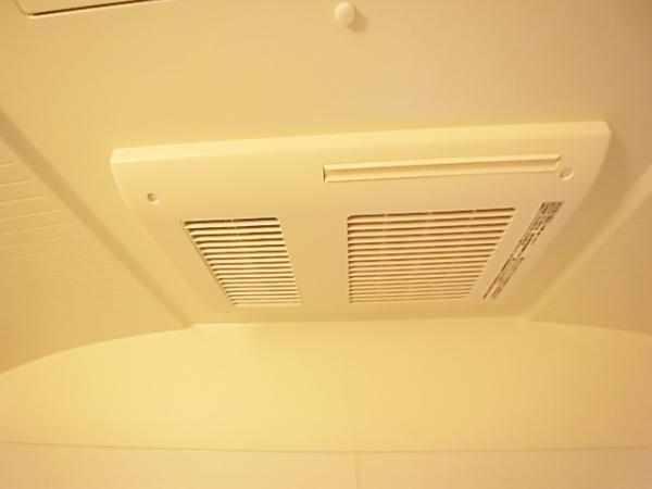 Cooling and heating ・ Air conditioning. Easy even your laundry with a bathroom dryer