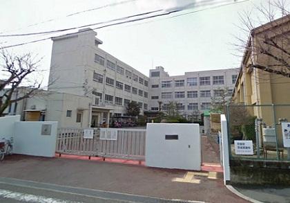 Primary school. 830m to Takatsuki Tatsugun house elementary school