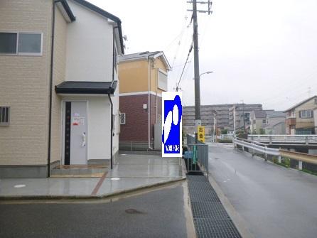 Local photos, including front road. Car You can park 2 cars. Front road is the noise is also small because it is not a lot there you but less amount in the loophole ◎