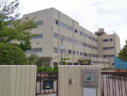 Primary school. 642m to Takatsuki Municipal Nyoze Elementary School