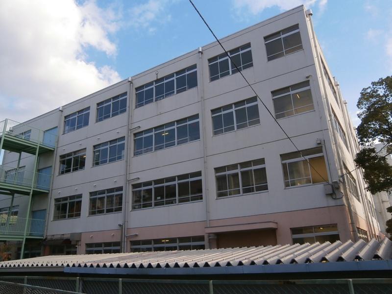 Primary school. 665m to Takatsuki Municipal Okusaka Elementary School