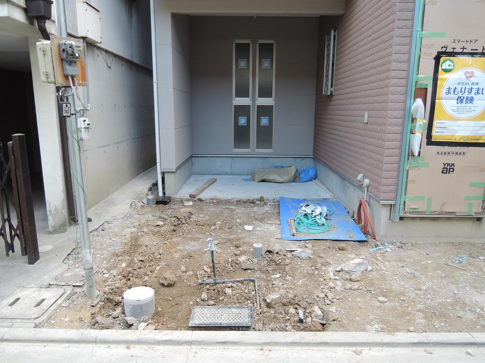 Parking lot. Local (11 May 2013) Shooting