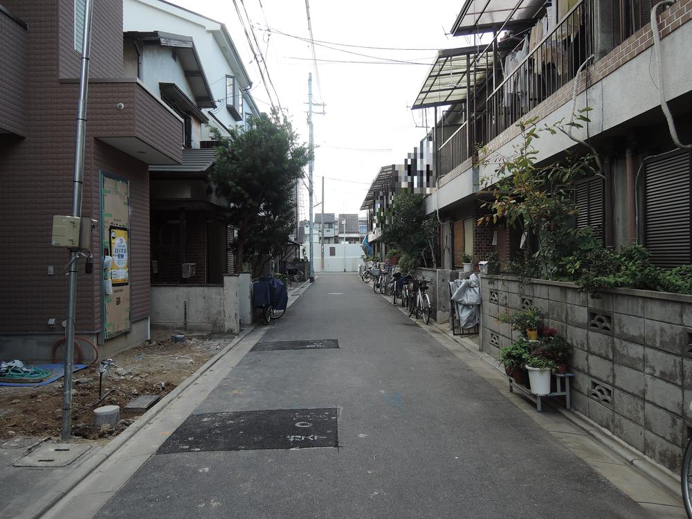 Local photos, including front road. Local (11 May 2013) Shooting