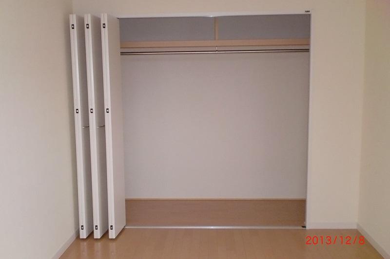 Non-living room. 2 Kaiyoshitsu Large capacity storage!