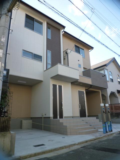 Local appearance photo. Local (12 May 2013) Shooting