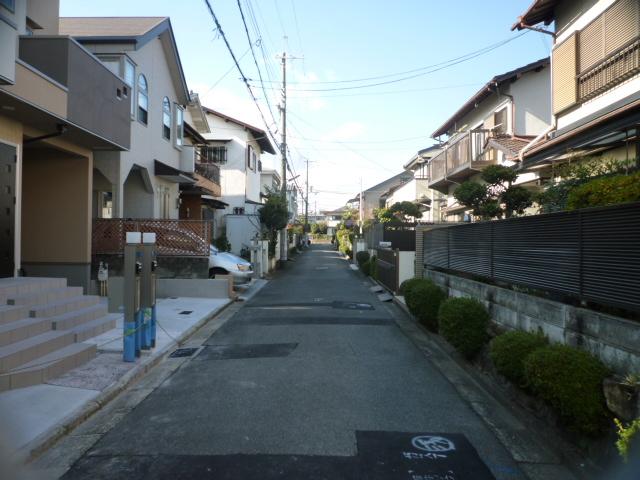 Local photos, including front road. Local (12 May 2013) Shooting