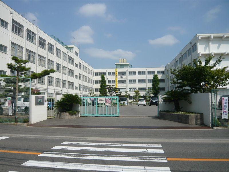 Junior high school. 657m to Takatsuki Municipal Tenth Junior High School